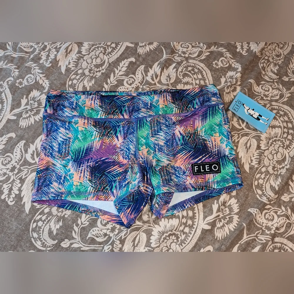 Fleo Superbad Tropical Palm Leaves Shorts - Large - NWT - Picture 1 of 3